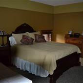 Warren Opera House - 3 upstairs bedrooms