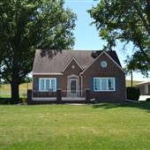 Bruxvoort Farm w/ brick bungalow house