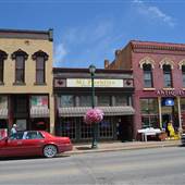 Winterset Town Square streetscape 1