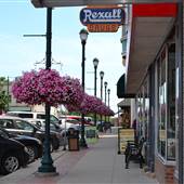 Winterset Town Square streetscape 2