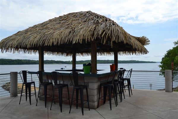 Go Fish Marina Bar & Grill